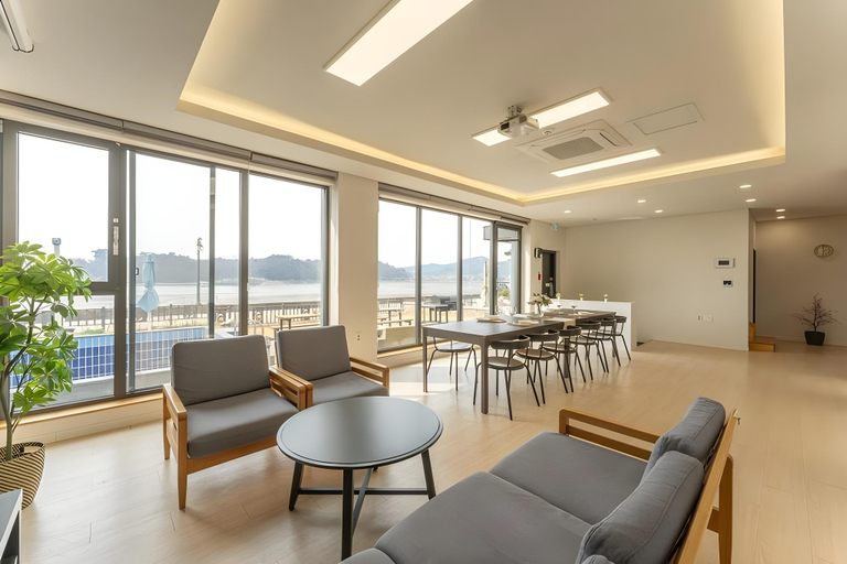 Others 5, Daebudo Artico Private Pension, Hwaseong