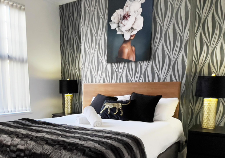 Bedroom 2, Titanic The Lady, Belfast