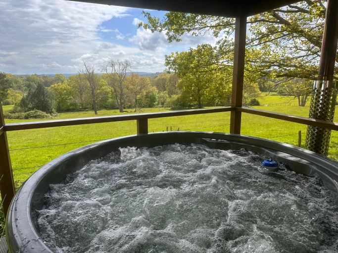 Sport & Beauty 4, Luna Domes, Kent