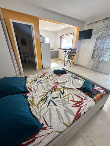 Others 5, Villa Jamora, Rivière-Pilote