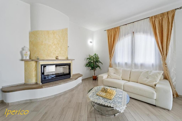 3, Villa Fraisca, Medio Campidano