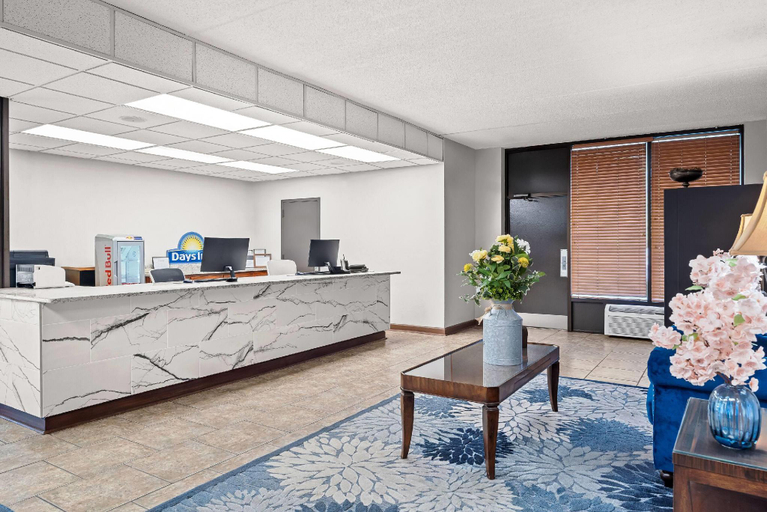 Public Area 3, Days Inn by Wyndham Statesboro, Bulloch