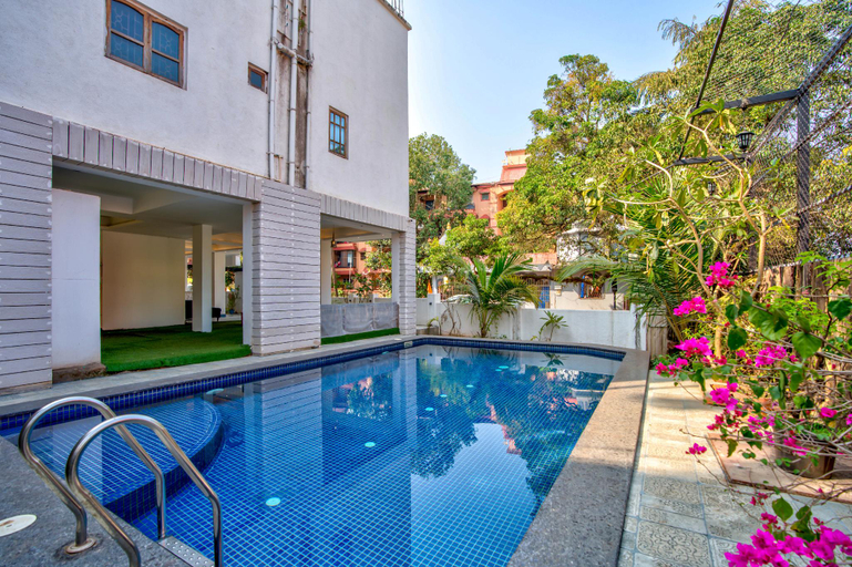 Sport & Beauty 2, Pajaros Blu, North Goa