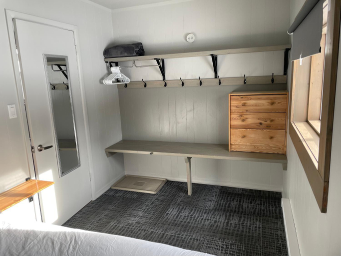 Bedroom 2, Pinewood Inn, Columbia-Shuswap