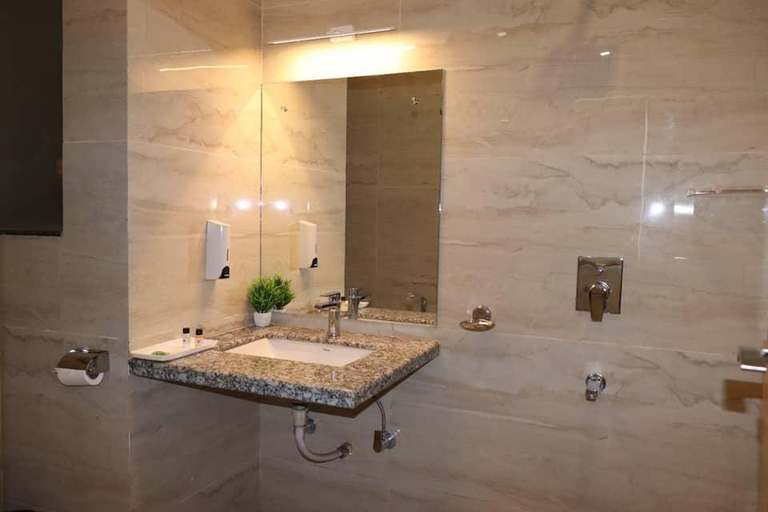 Bathroom 3, Hotel Jasmine Grand, Nainital