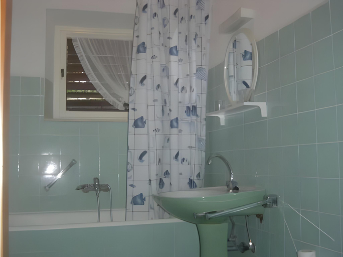 Bathroom 4, Guesthouse Moretic, Pojezerje