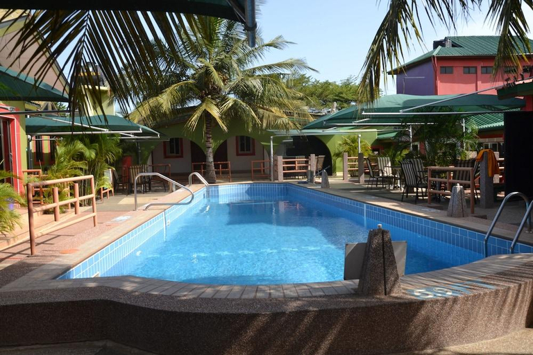 Others 5, Kaysens Grande Hotel, Tema