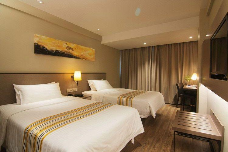 Bedroom 3, Home Inn Plus Xi'an Big Wild Goose Pagoda Datang Everbright City, Xi'an