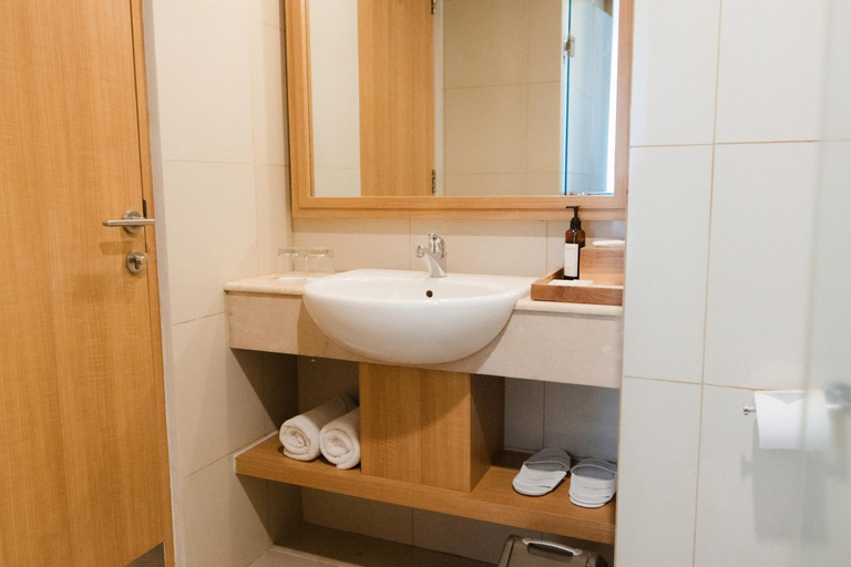Bathroom 5, CRYSTALKUTA Hotel-Bali, Badung