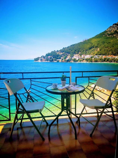 Others 4, Apartmani Divic, Gradac