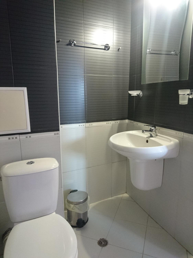 Shower 5, Bona Dea Club B&B, Nesebar