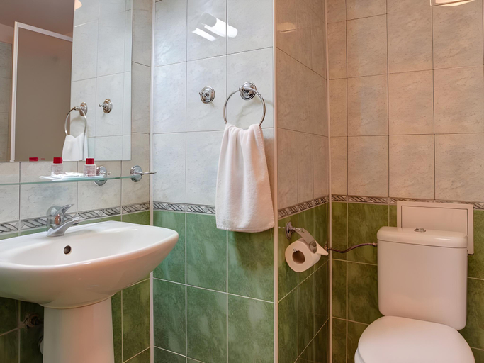 Bathroom 3, Hotel Rocentro, Stolichna