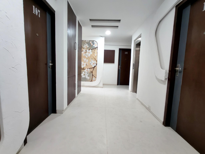 Public Area 2, The Sky Imperial Hotel Yahvi, Vadodara
