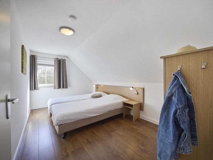 Bedroom 3, Farmhouse in Limburg near Maasplassen, Roggel en Neer
