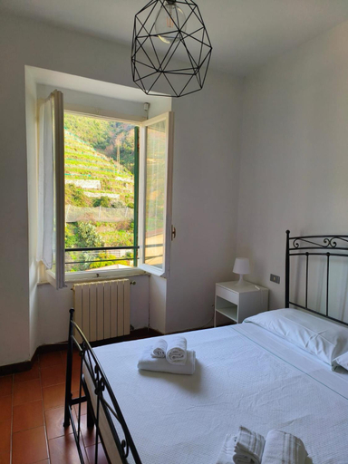 Others 3, Camere Toni, La Spezia