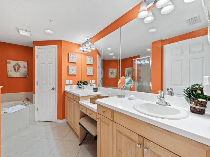 Bathroom 4, La Vistana 703 by Distinctive Beach Rentals, Pinellas