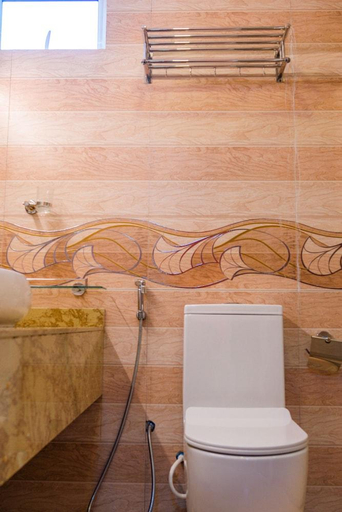 Bathroom 5, Sands Grand