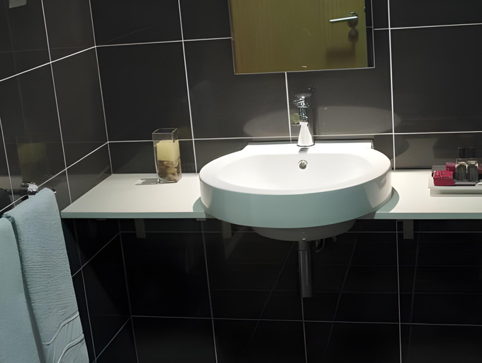 Bathroom 4, Conde D'Agueda, Águeda