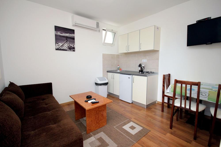 Others 5, Apartments Kojic