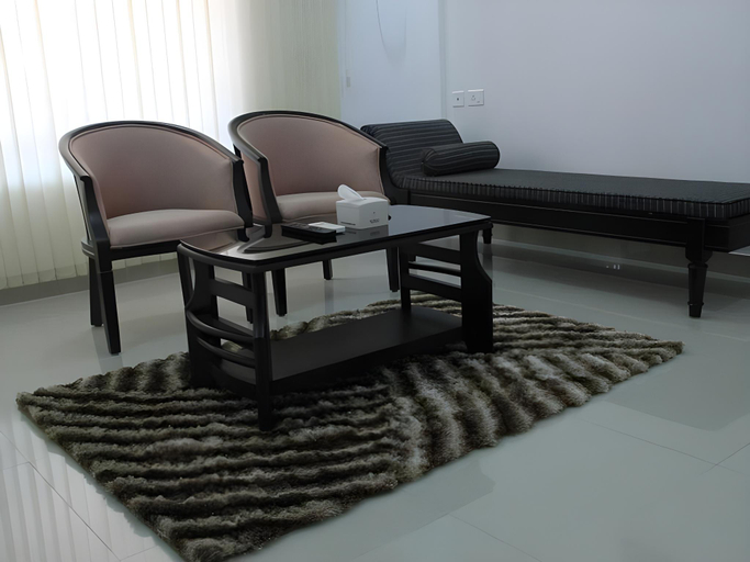 Others 4, Chandana Inn, Thrissur