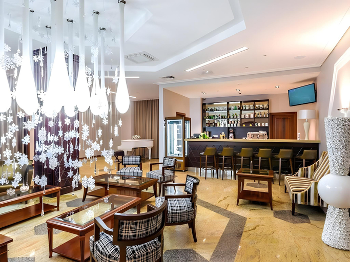 Food & Drinks 3, Raikin Plaza Hotel, North-Eastern