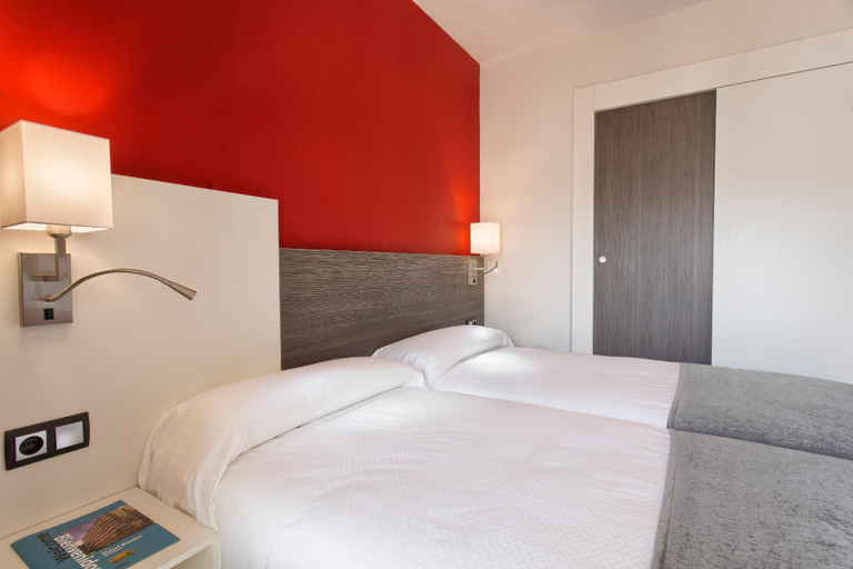 Bedroom 3, Medplaya Hotel Riudor - Adults Only, Alicante