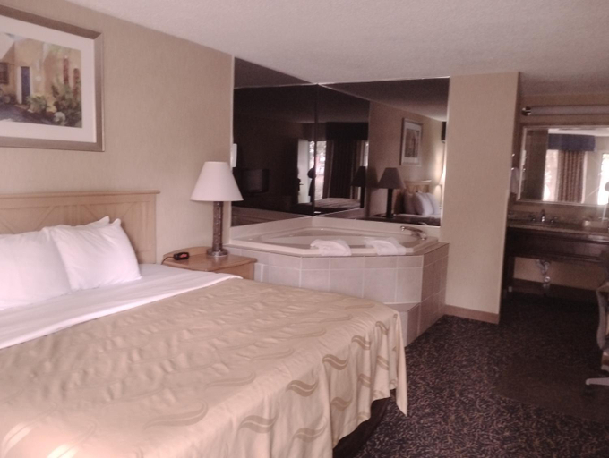 Bedroom 3, Quality Inn Deming, Luna