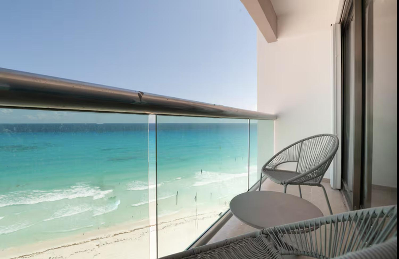 Others 5, *TURQUOISE ESCAPE- Beachfront Studio by Casa Paraiso*, Benito Juárez