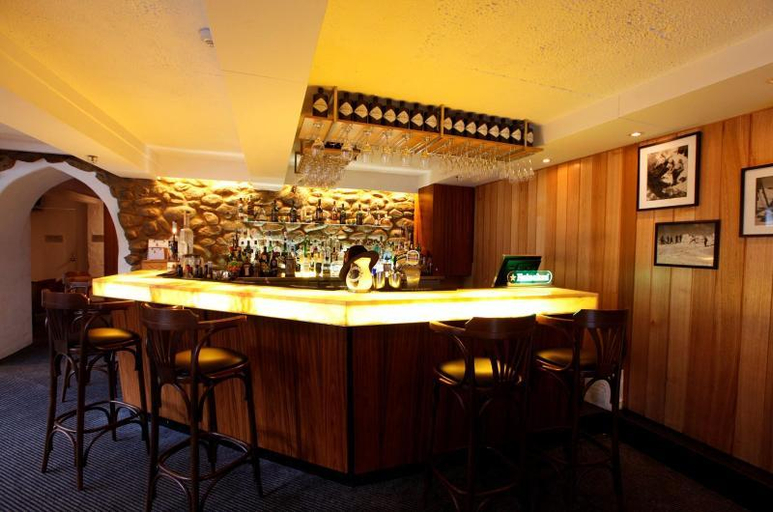 Food & Drinks 4, The Denman Hotel Thredbo, Snowy River
