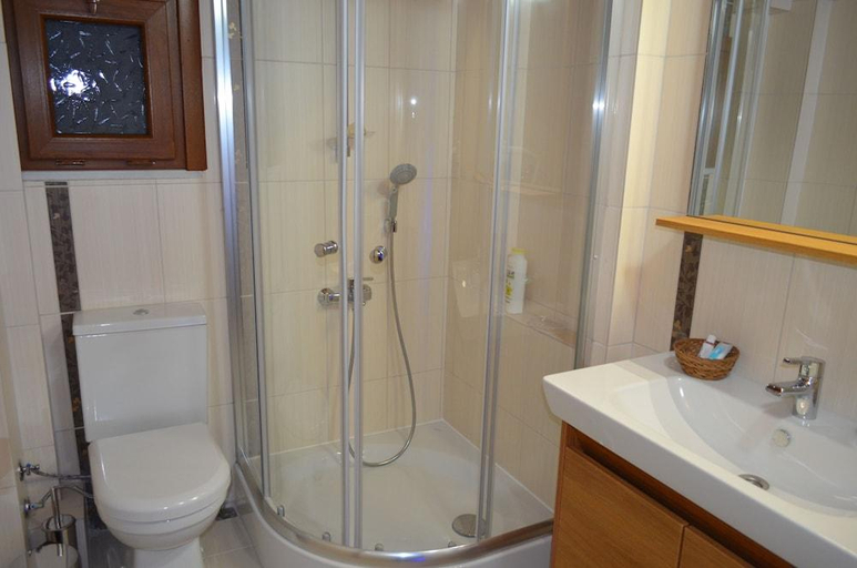 Bathroom 5, Ada Palas Otel, Marmara
