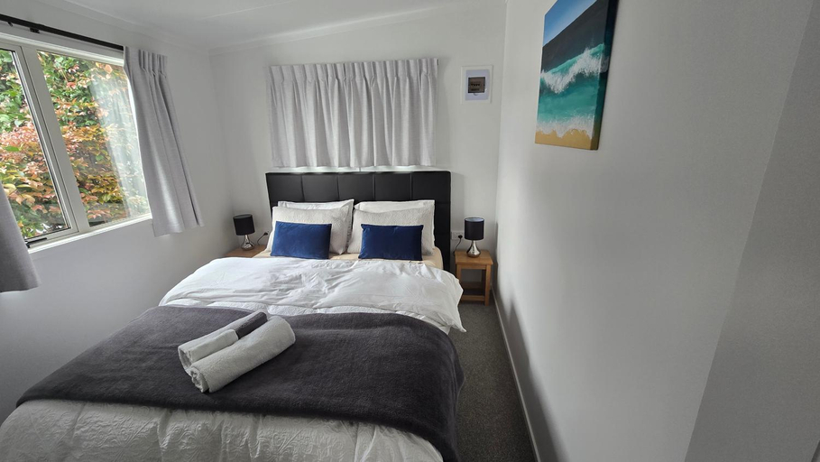 Bedroom, Orewa Kiwi Cabins, Rodney