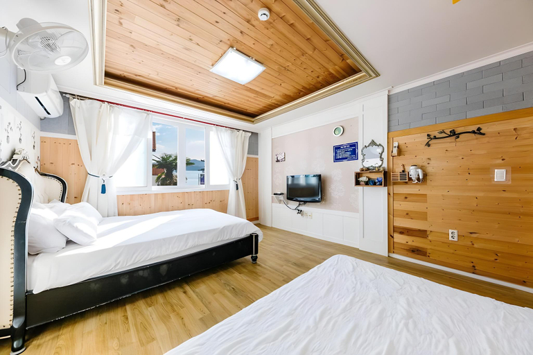 Bedroom, Ji and Park Pension, Tongyeong