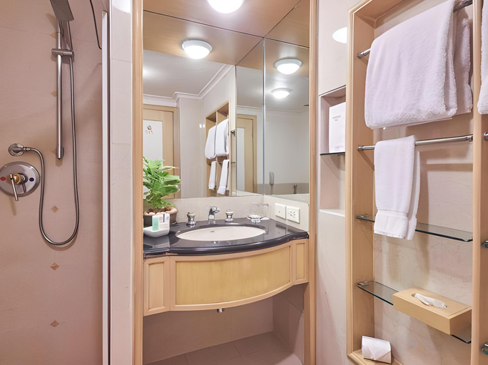 Bathroom 5, IRA By Orchid Mumbai T-2 International Airport, Mumbai Suburban