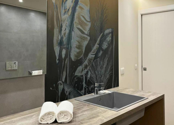 Bathroom 2, motta palace apartments & rooms, Catania
