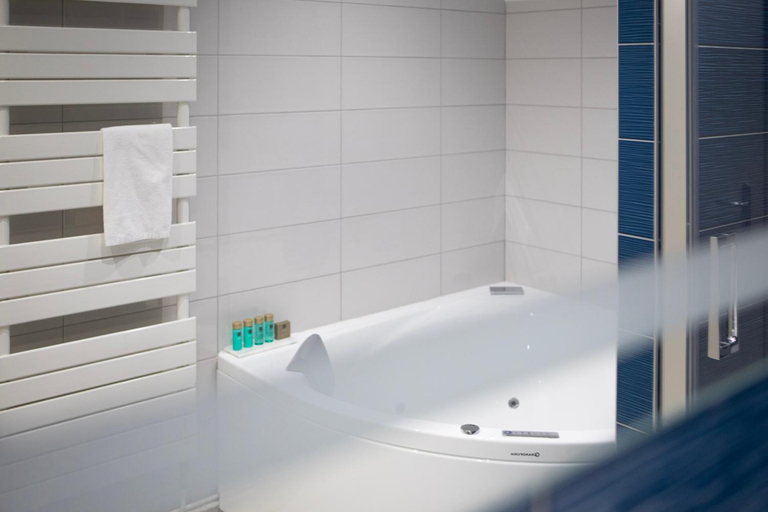 Bathroom 2, ColmarAppart Vauban avec Spa, Haut-Rhin