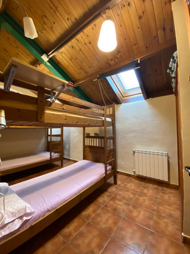 Bedroom 2, Albergue Pena Castil, Asturias