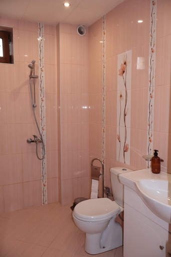 Bathroom 3, Luxury apartment in the mountain, Razlog