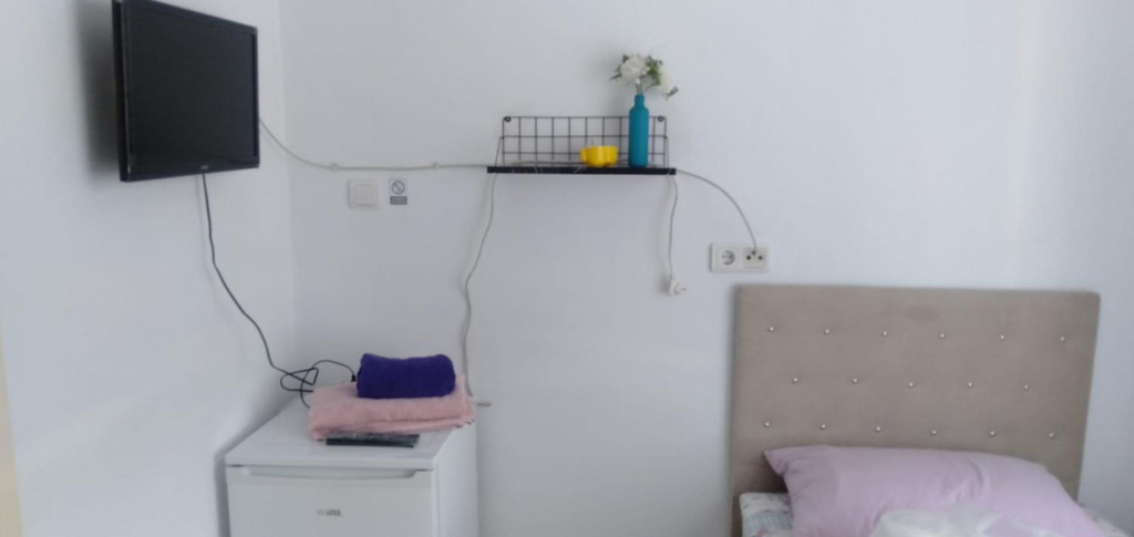 5, GEYIKLI BULUT Pansiyon, Ezine