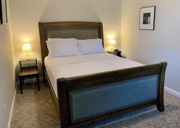 Bedroom 3, The Naples Hotel, Ontario