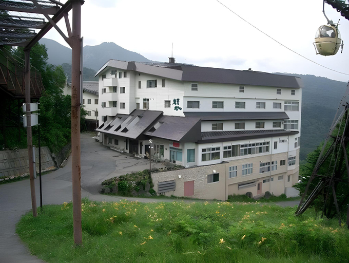 Exterior & Views, Iwasuge Hotel, Yamanouchi