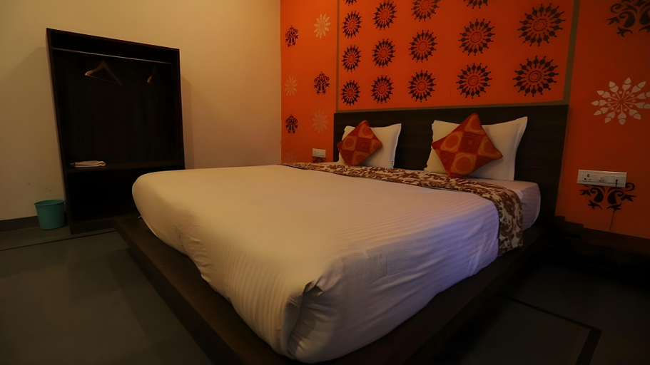Bedroom, Hotel Sakinaka Inn, Mumbai Suburban