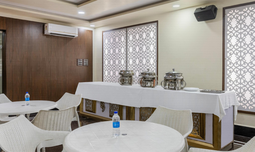 Food & Drinks 5, Treebo The Golden Sands, Bistupur, Purbi Singhbhum