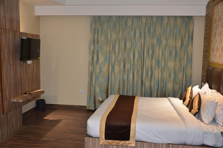 Bedroom 3, Tulip Tree Hotel, Reasi