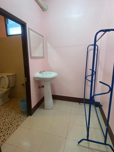 Bathroom 3, โพธิ์ทองริมทุ่ง Pothong Rimtung Hotel, Fang