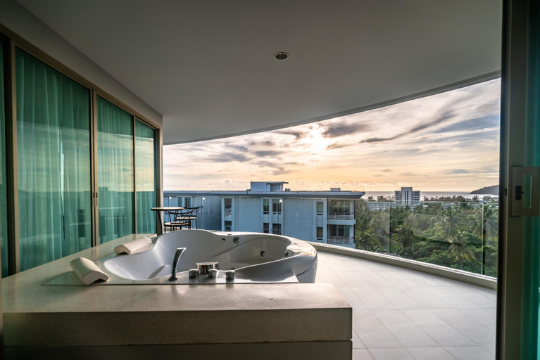 Bathroom 3, Spacious apartment with jacuzzi and ocean view, Pulau Phuket