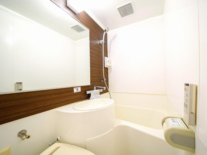 Bathroom 3, New Gloria Oita Hotel, Ōita