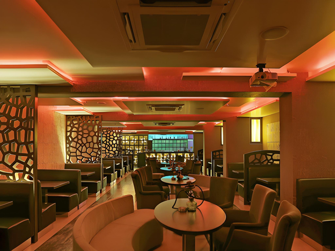 Food & Drinks 4, Brijwasi Lands Inn, Mathura