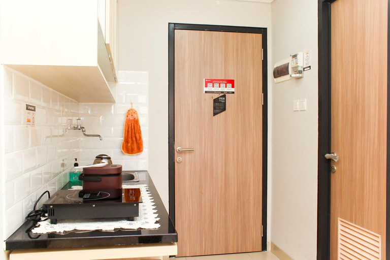 Others 4, Homey and Tidy Studio Monroe Tower Apt By Travelio, Cikarang