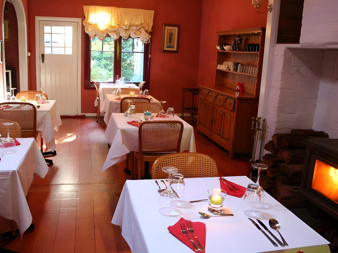Food & Drinks, KUBBA ROONGA GUESTHOUSE - Boutique Luxury Spa Retreat & Gardens - Blue Mountains, Blue Mountains