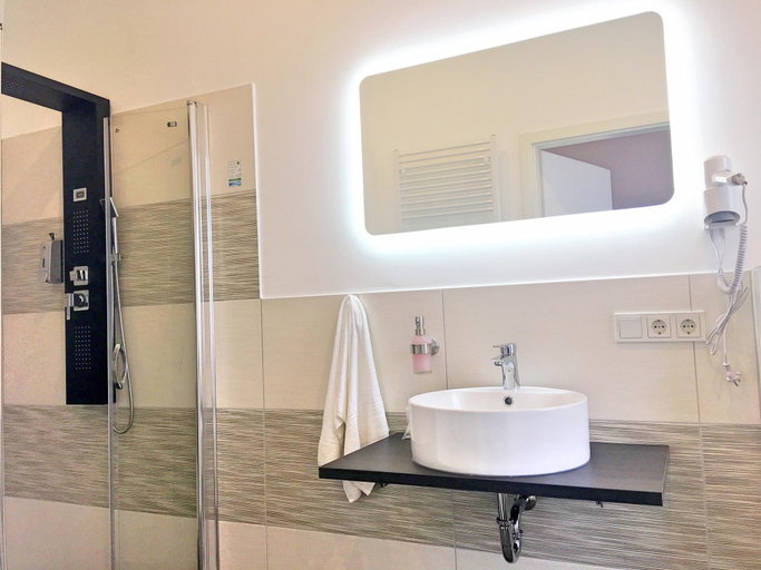 Bathroom, Sporthotel Dorum GmbH, Cuxhaven